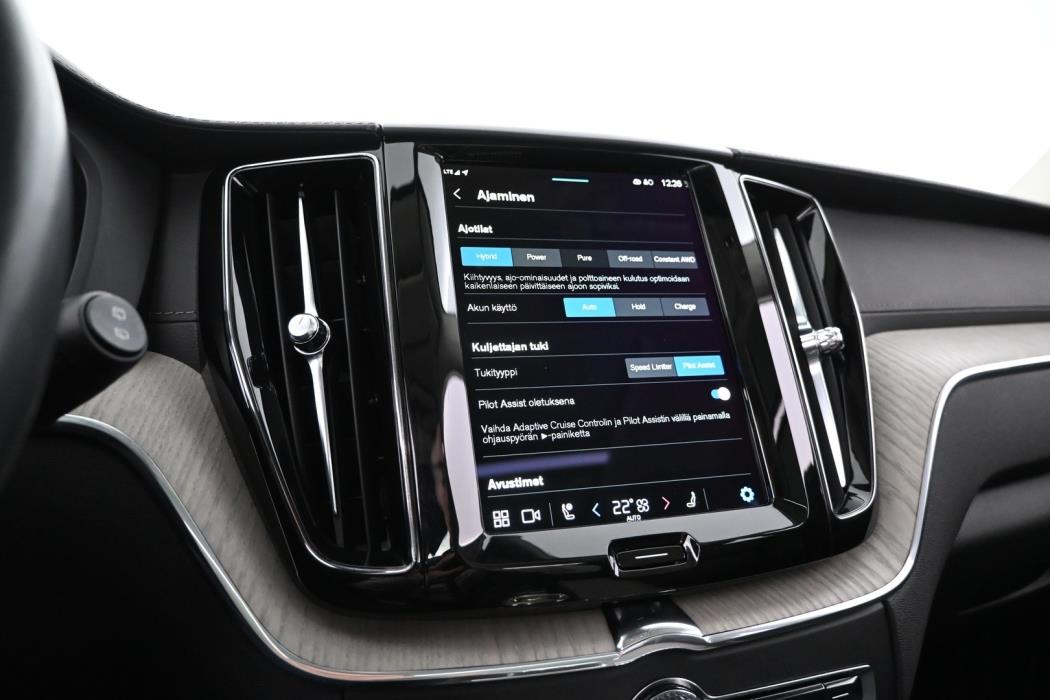 VOLVO XC60 2022