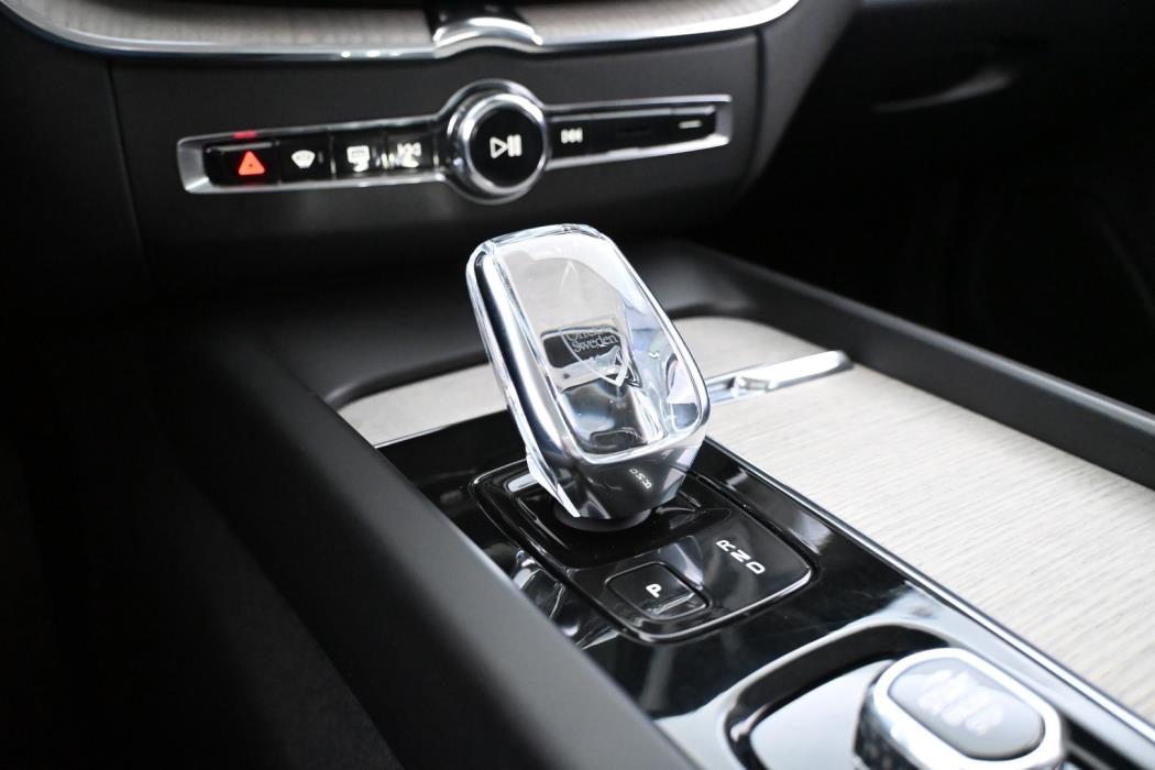 VOLVO XC60 2022