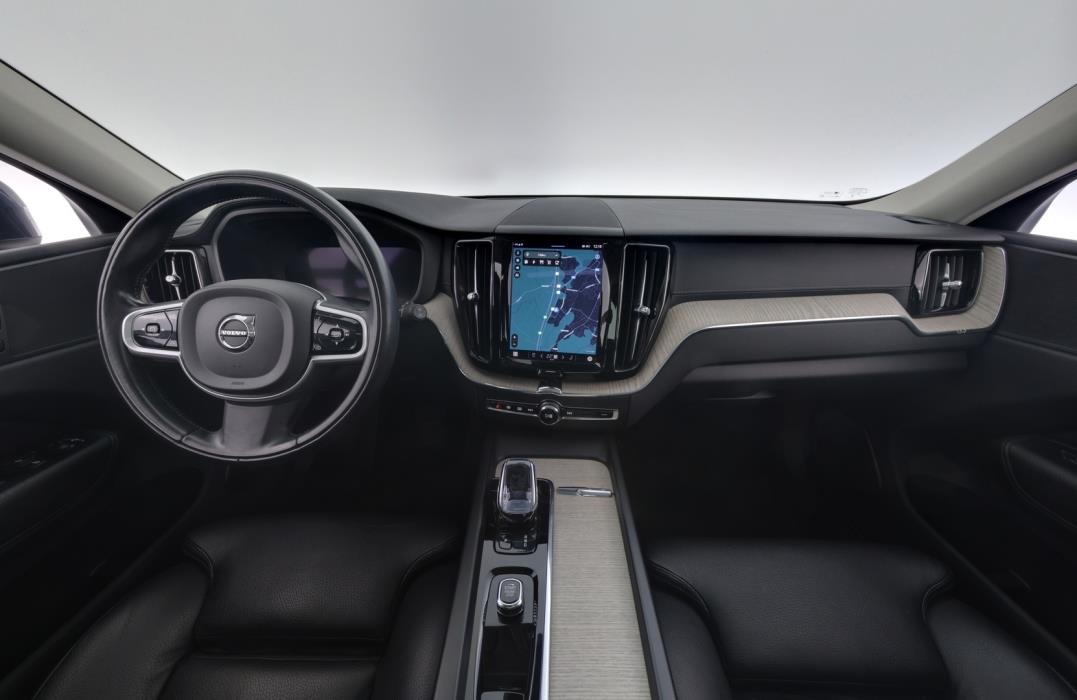 VOLVO XC60 2022