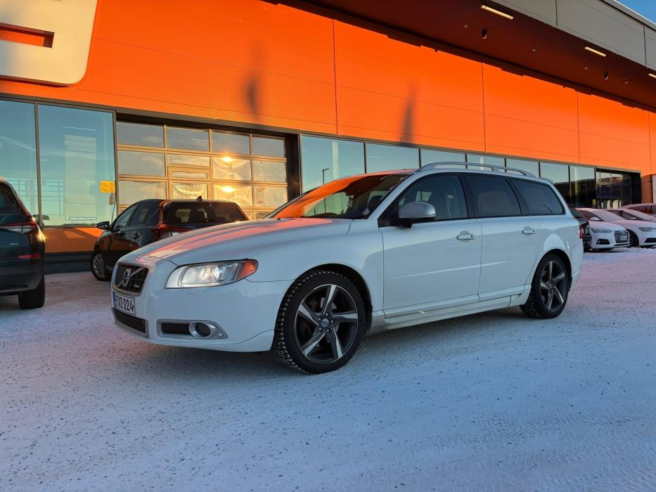 VOLVO V70 2012