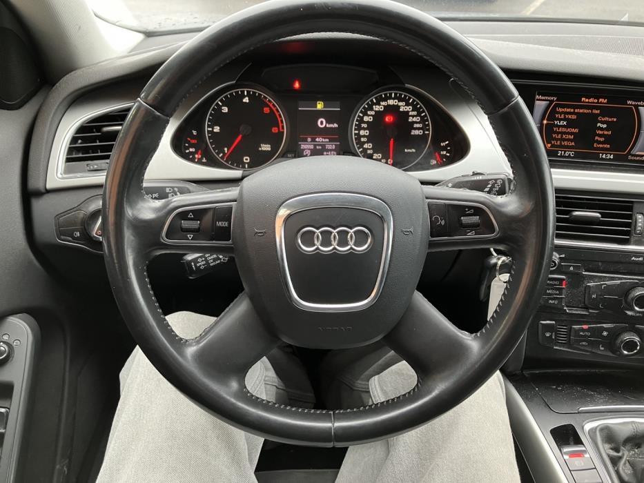 AUDI A4 2012