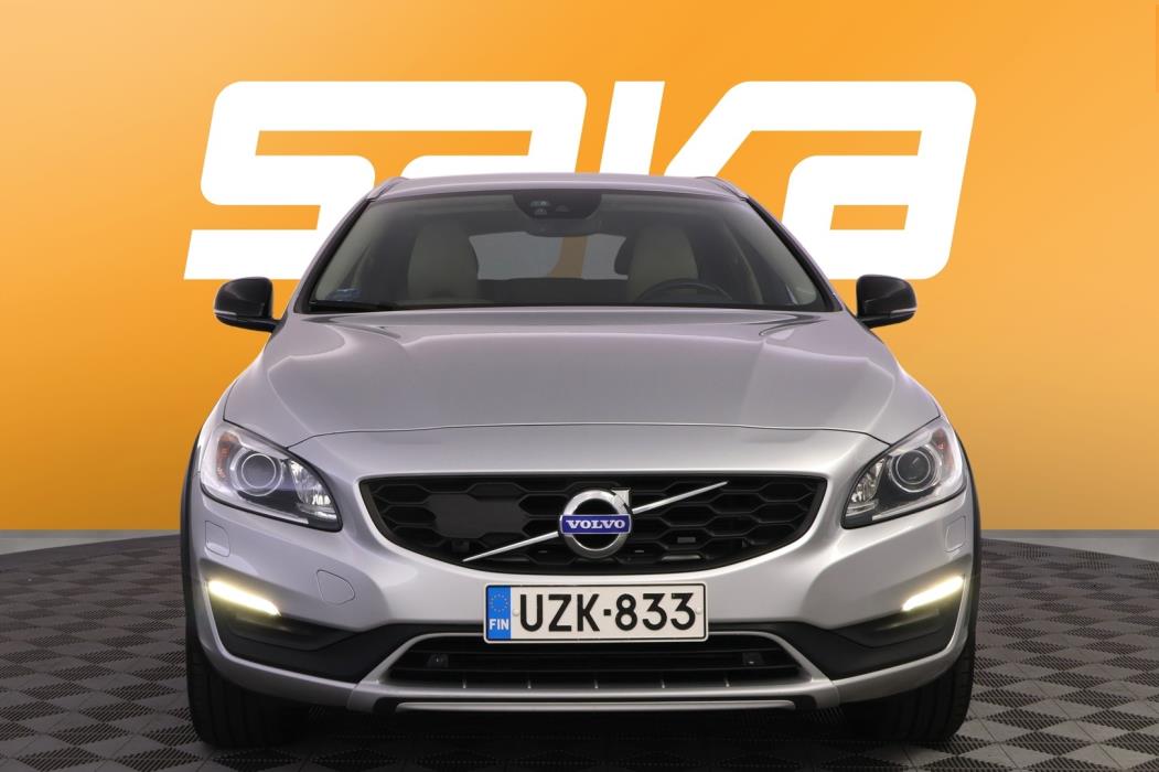 VOLVO V60 Cross Country 2017
