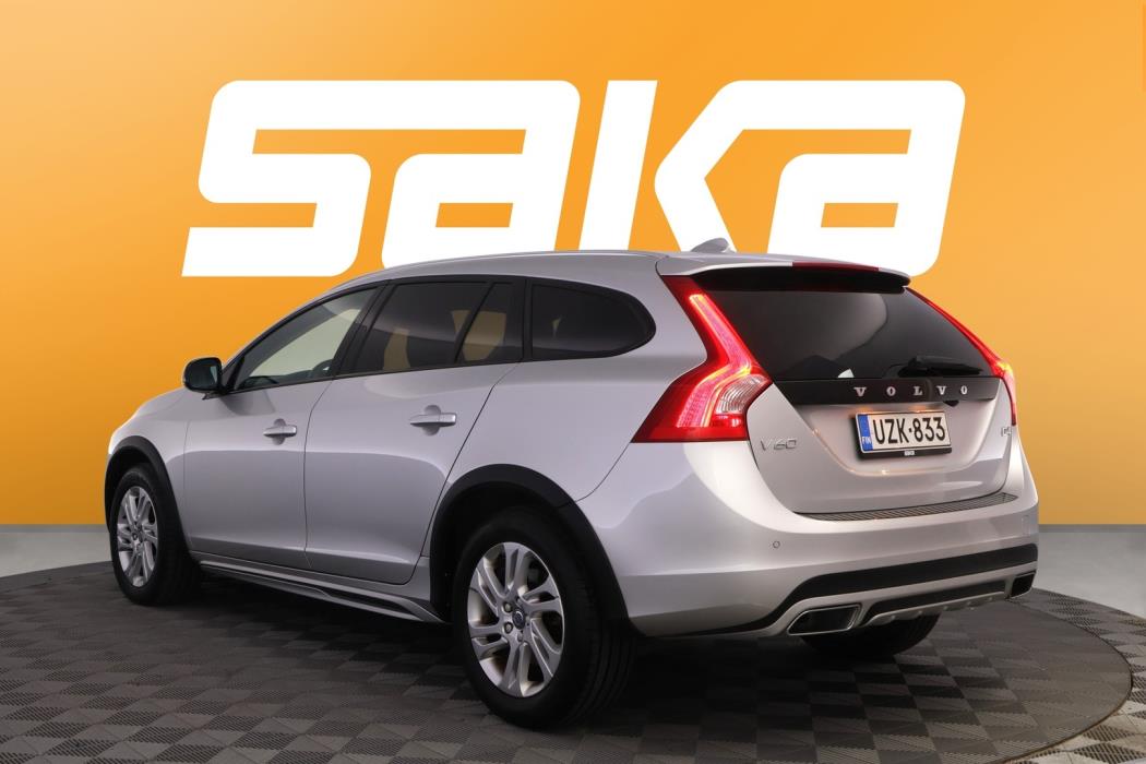 VOLVO V60 Cross Country 2017