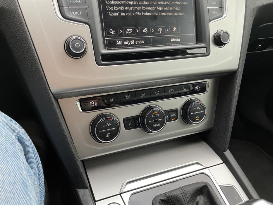 VOLKSWAGEN Passat 2017