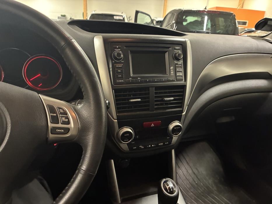 SUBARU Forester 2011