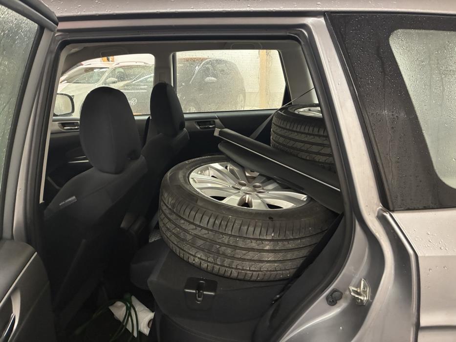 SUBARU Forester 2011