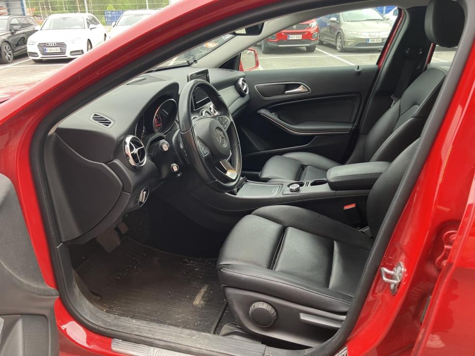 MERCEDES-BENZ GLA 2018