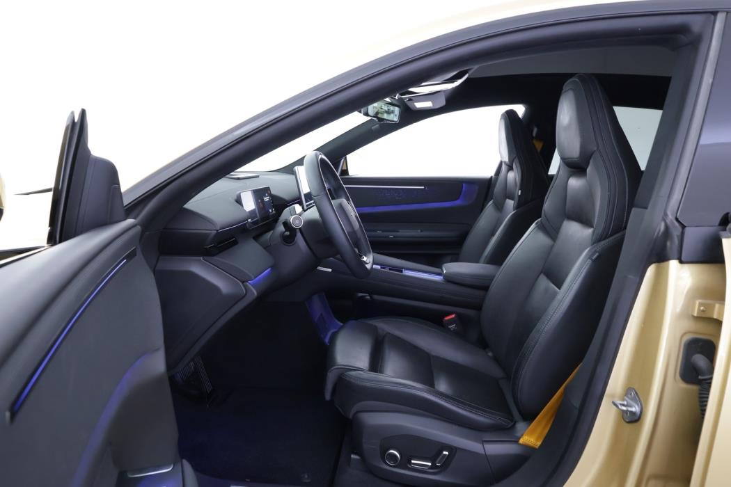 POLESTAR 4 2025