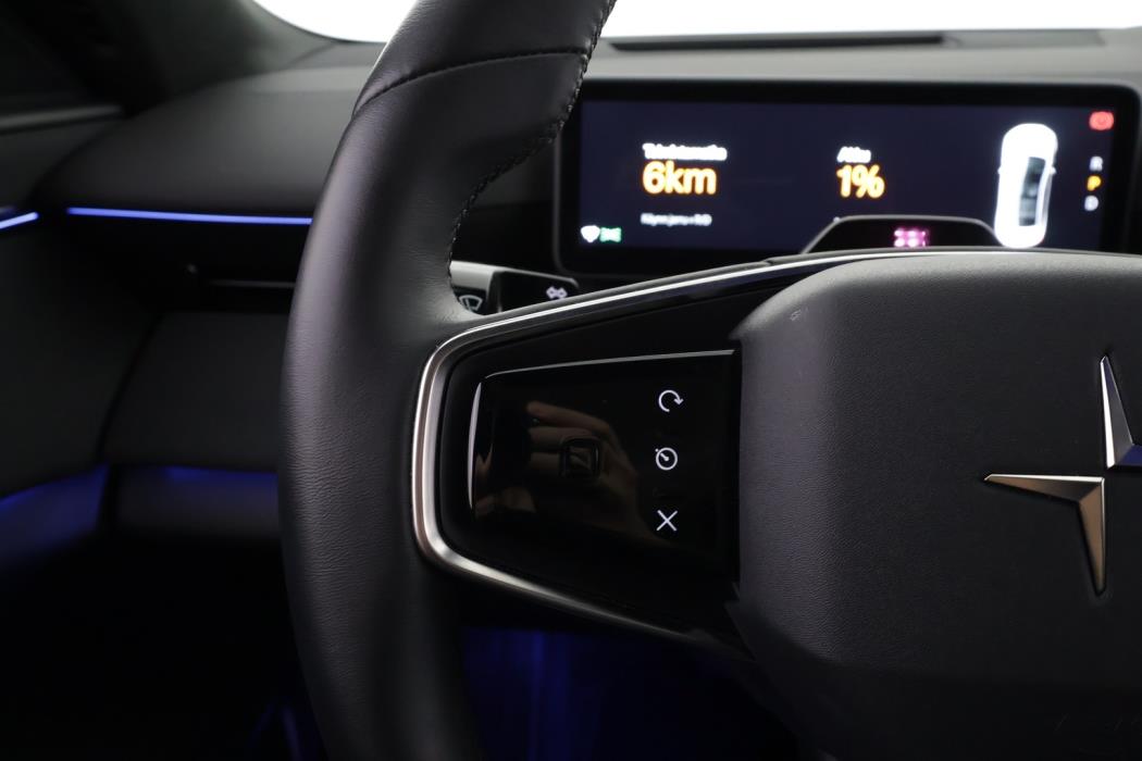 POLESTAR 4 2025