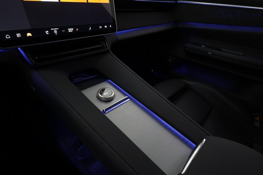 POLESTAR 4 2025