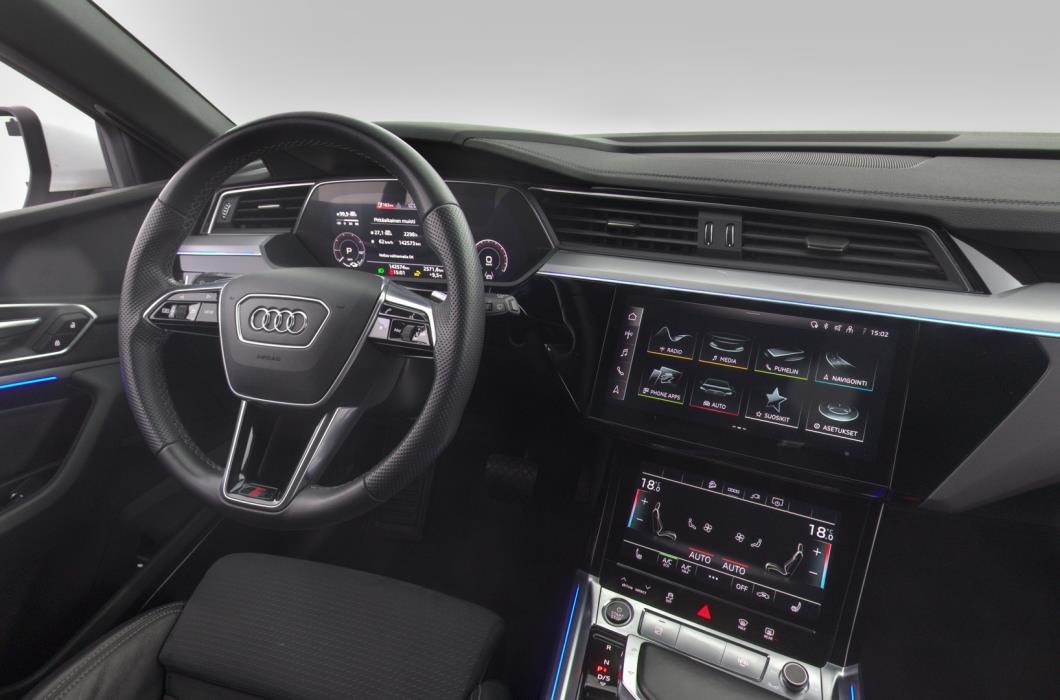 AUDI e-tron 2023