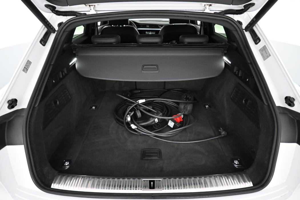 AUDI e-tron 2023