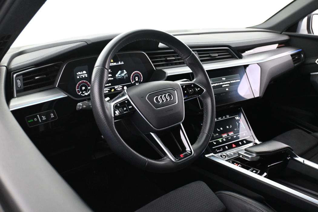 AUDI e-tron 2023