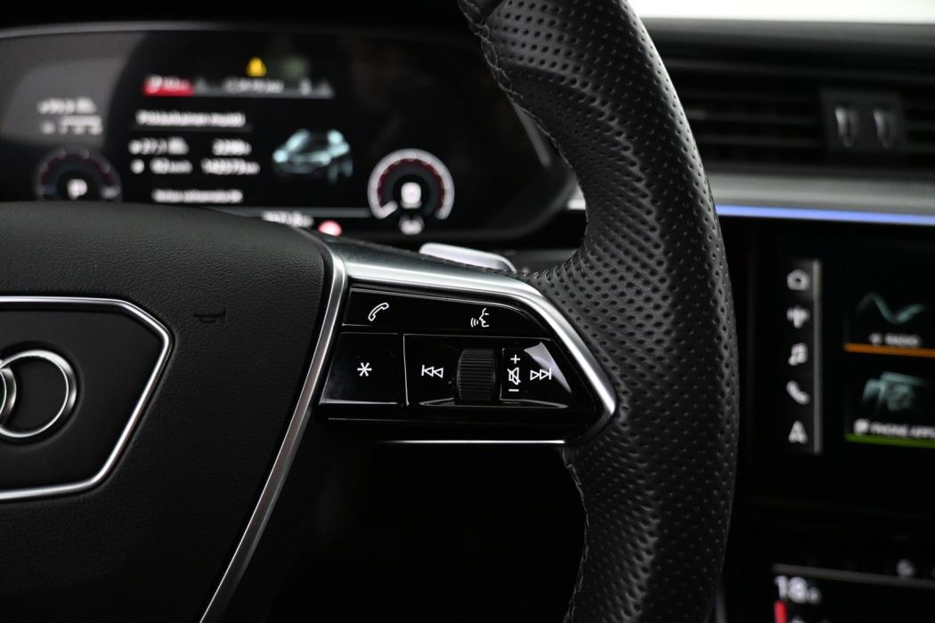 AUDI e-tron 2023