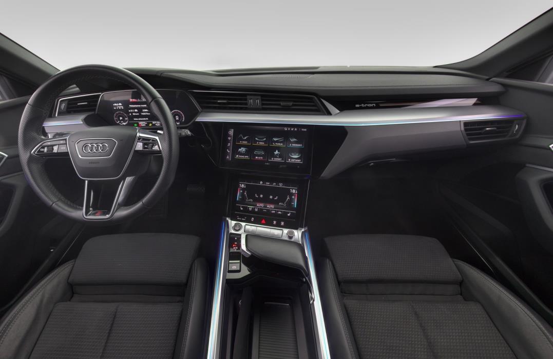 AUDI e-tron 2023