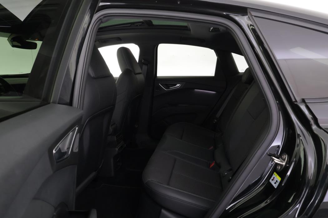 AUDI Q4 e-tron 2022