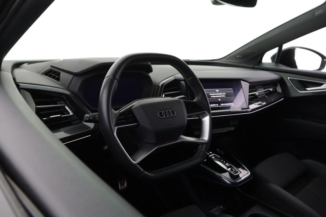 AUDI Q4 e-tron 2022