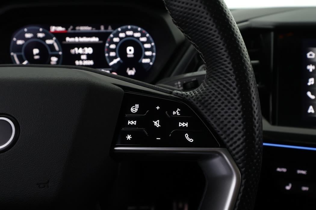 AUDI Q4 e-tron 2022
