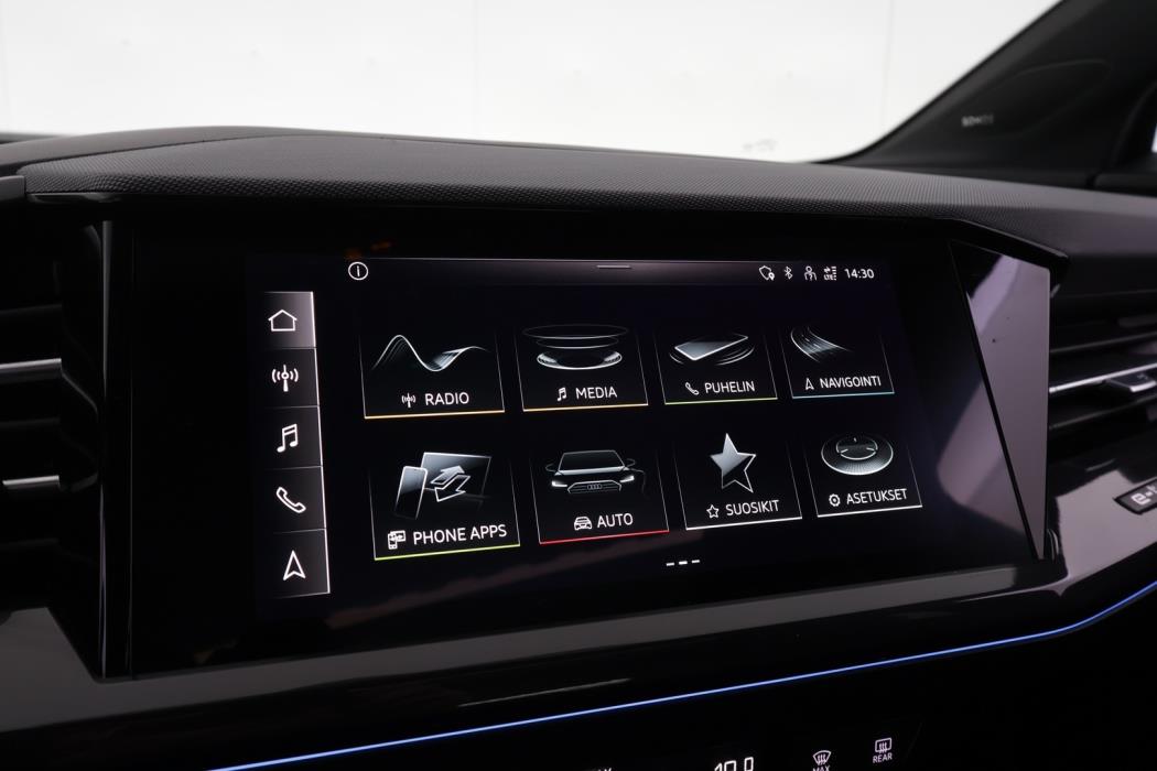AUDI Q4 e-tron 2022