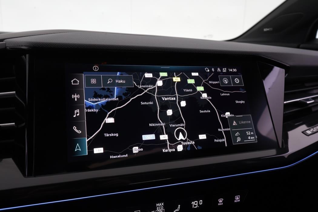 AUDI Q4 e-tron 2022