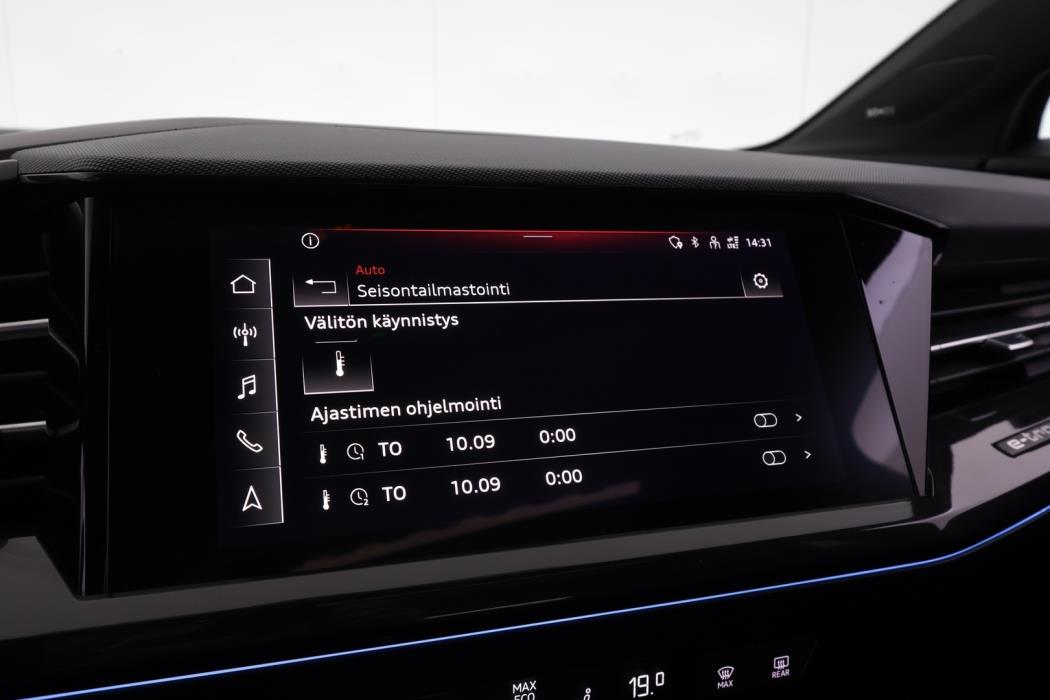 AUDI Q4 e-tron 2022