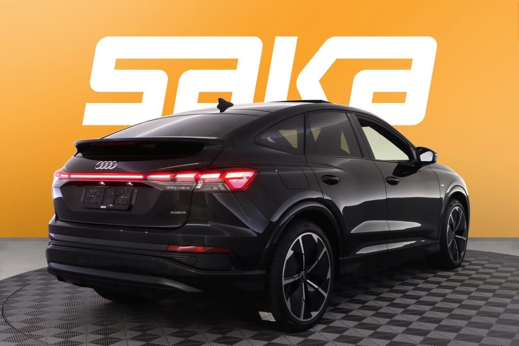 AUDI Q4 e-tron 2022