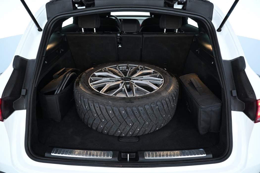 MERCEDES-BENZ EQC 2021