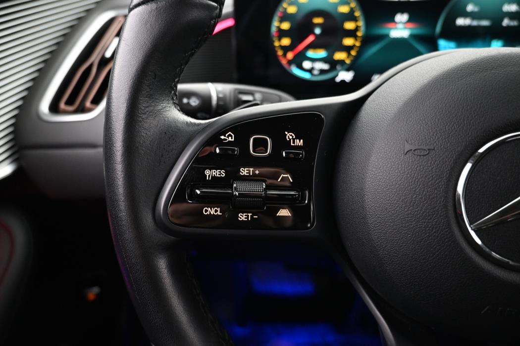 MERCEDES-BENZ EQC 2021