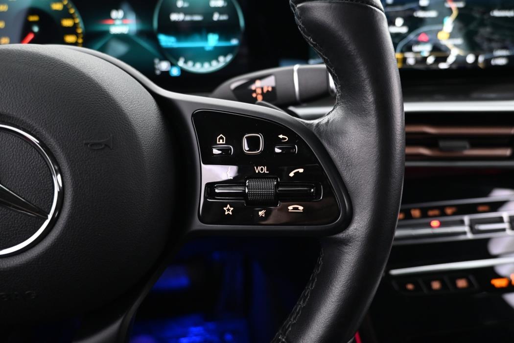 MERCEDES-BENZ EQC 2021