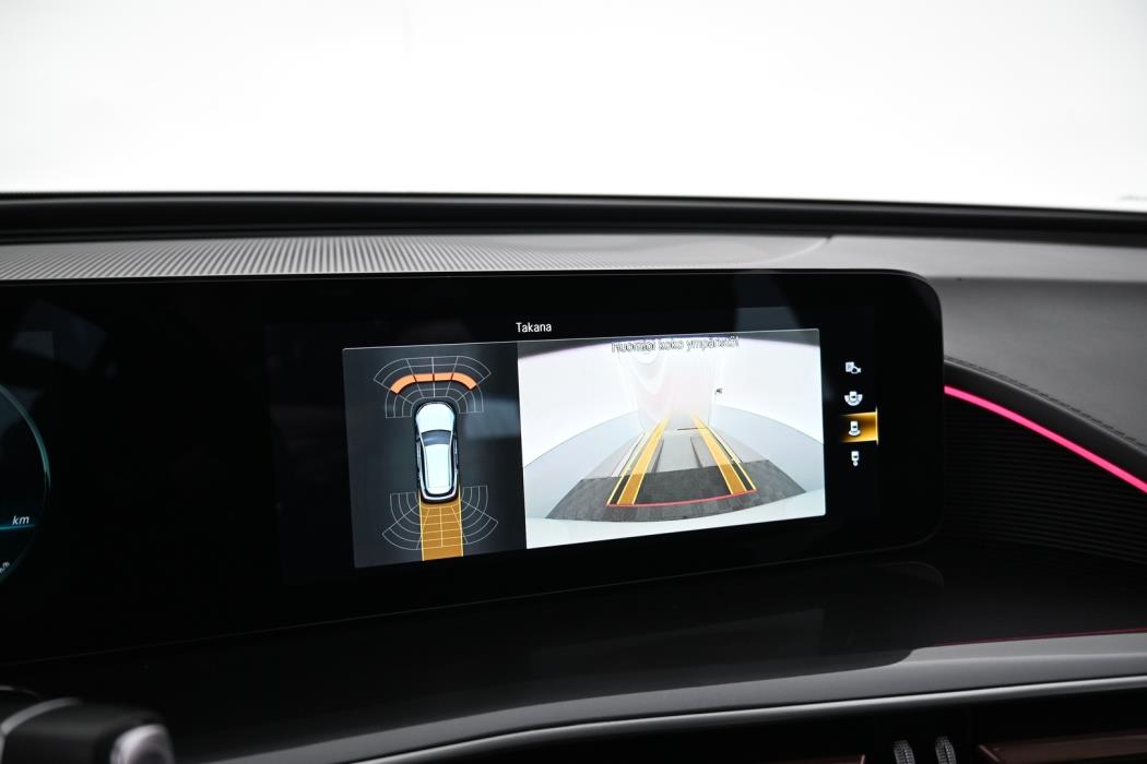 MERCEDES-BENZ EQC 2021