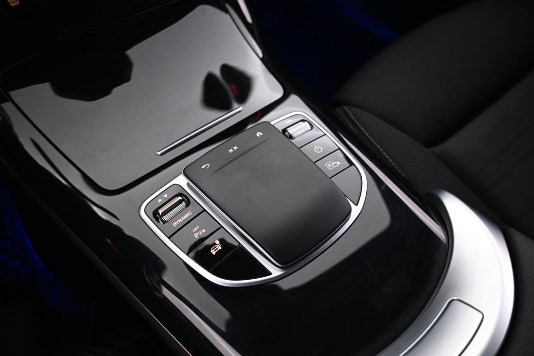 MERCEDES-BENZ EQC 2021