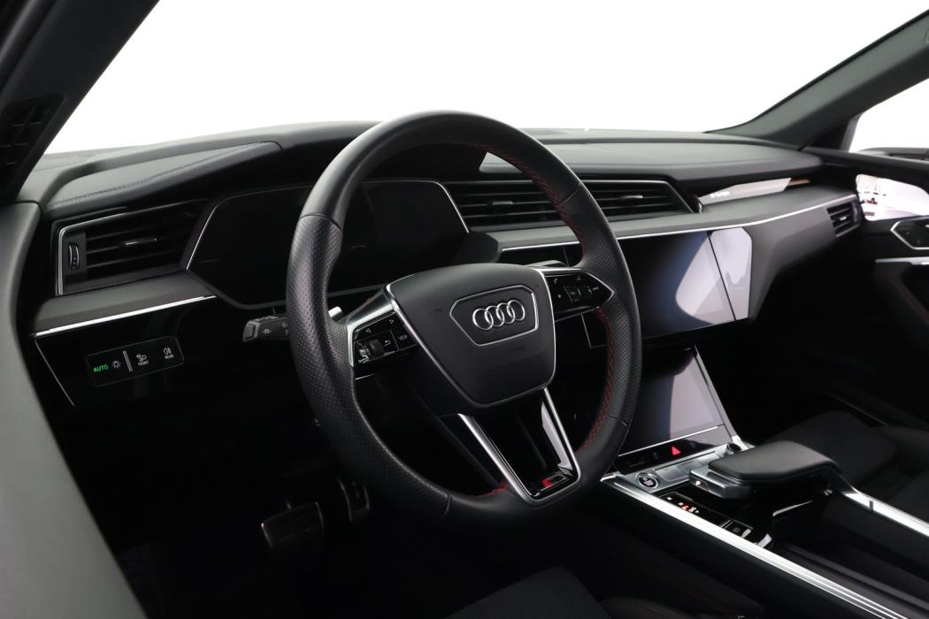 AUDI Q8 e-tron 2024