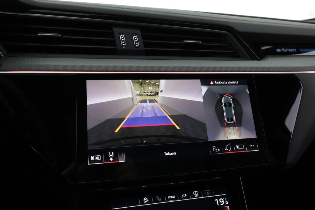 AUDI Q8 e-tron 2024