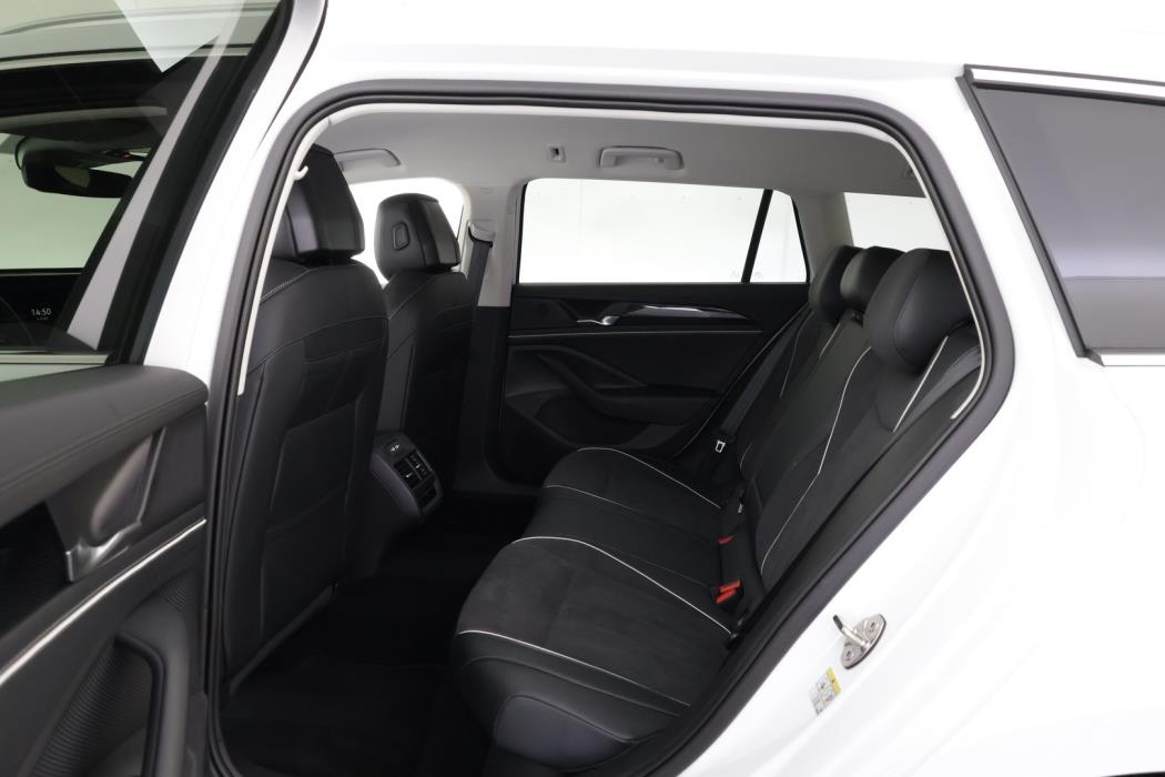 VOLKSWAGEN Passat 2026