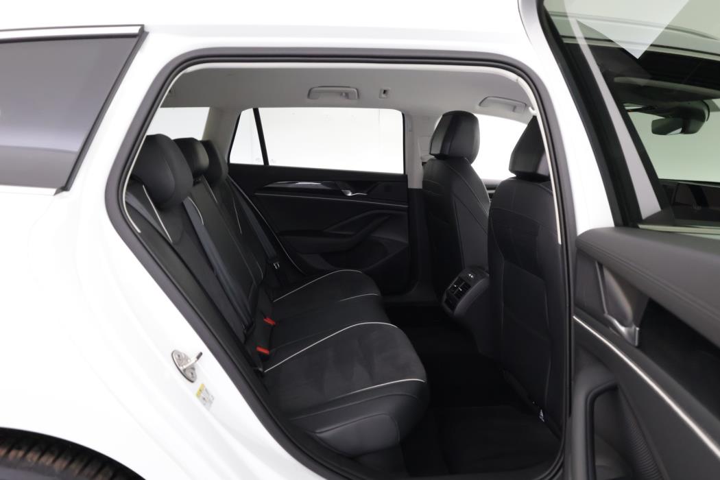 VOLKSWAGEN Passat 2026