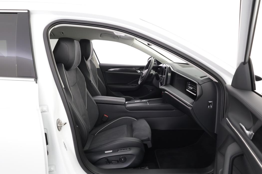 VOLKSWAGEN Passat 2026