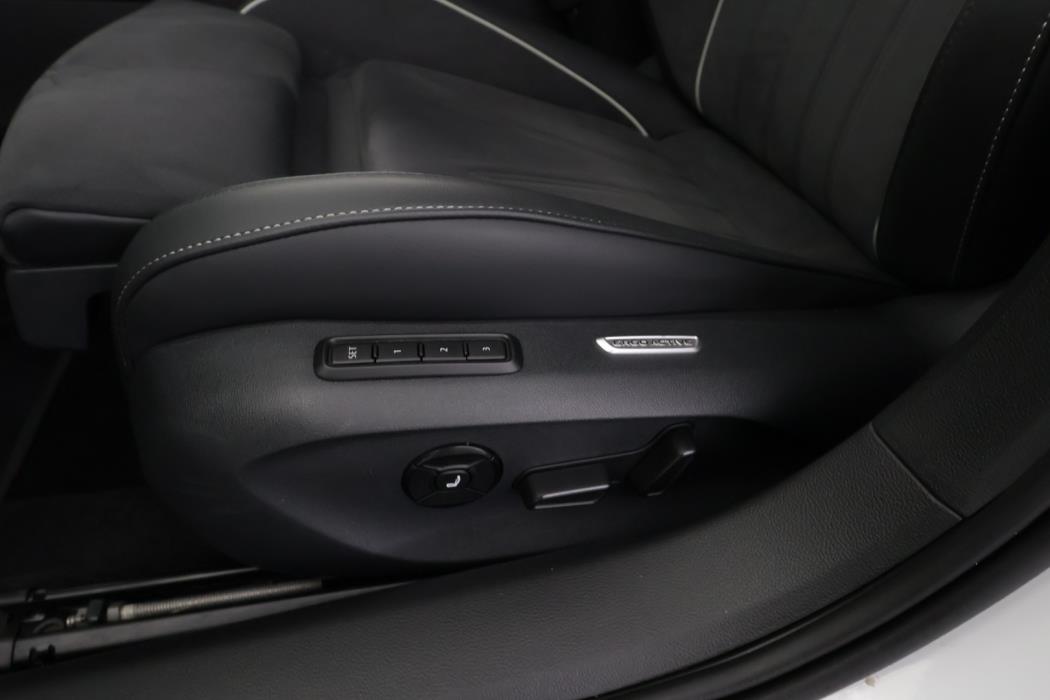 VOLKSWAGEN Passat 2026