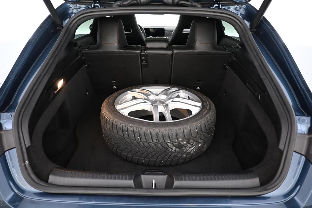 MERCEDES-BENZ CLA 2023