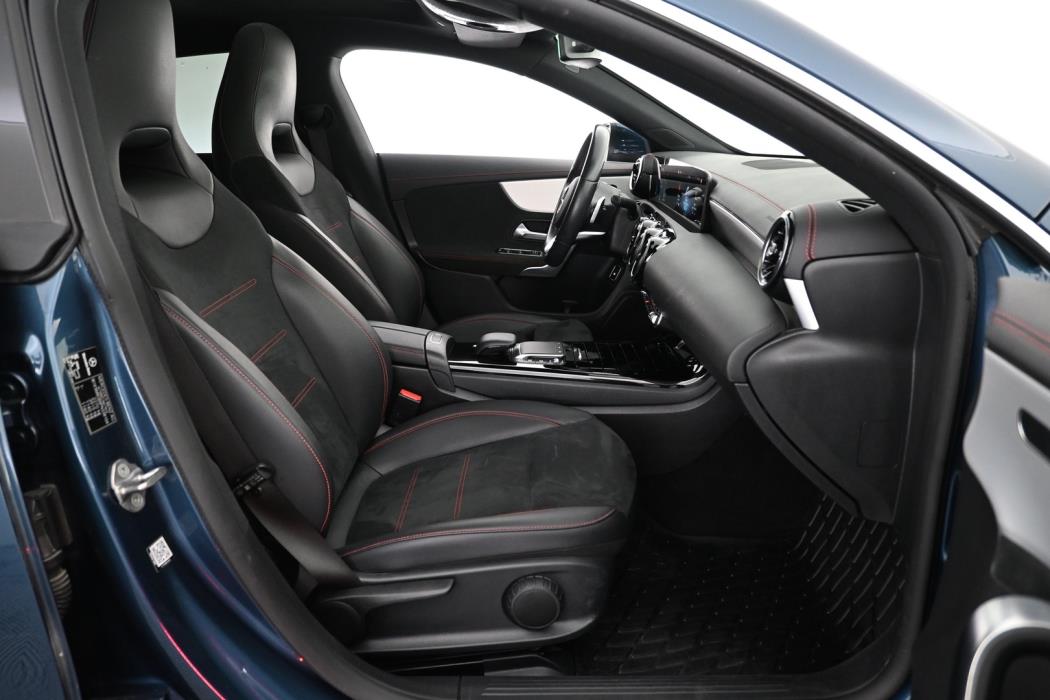 MERCEDES-BENZ CLA 2023