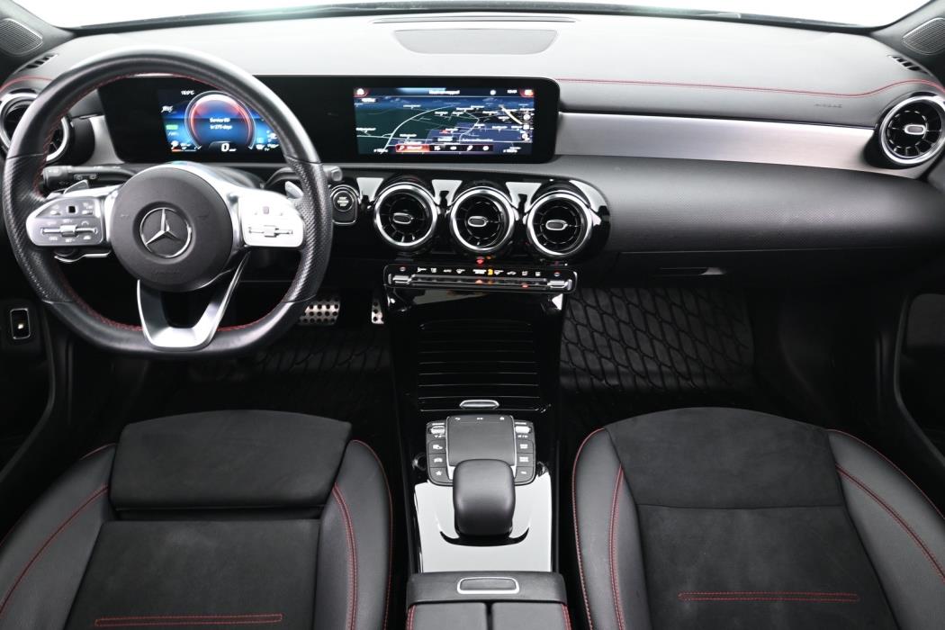 MERCEDES-BENZ CLA 2023