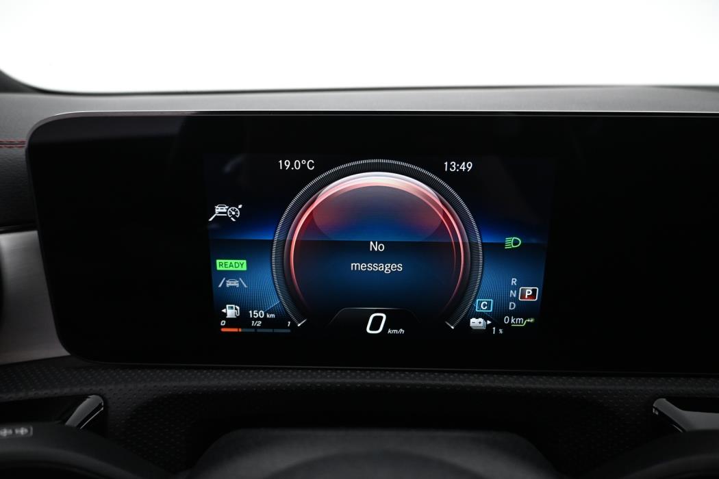 MERCEDES-BENZ CLA 2023