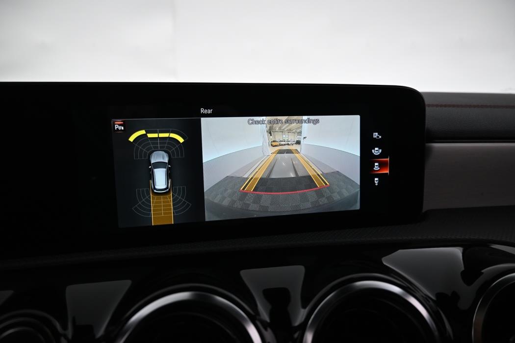 MERCEDES-BENZ CLA 2023