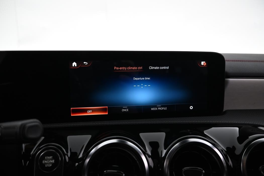 MERCEDES-BENZ CLA 2023