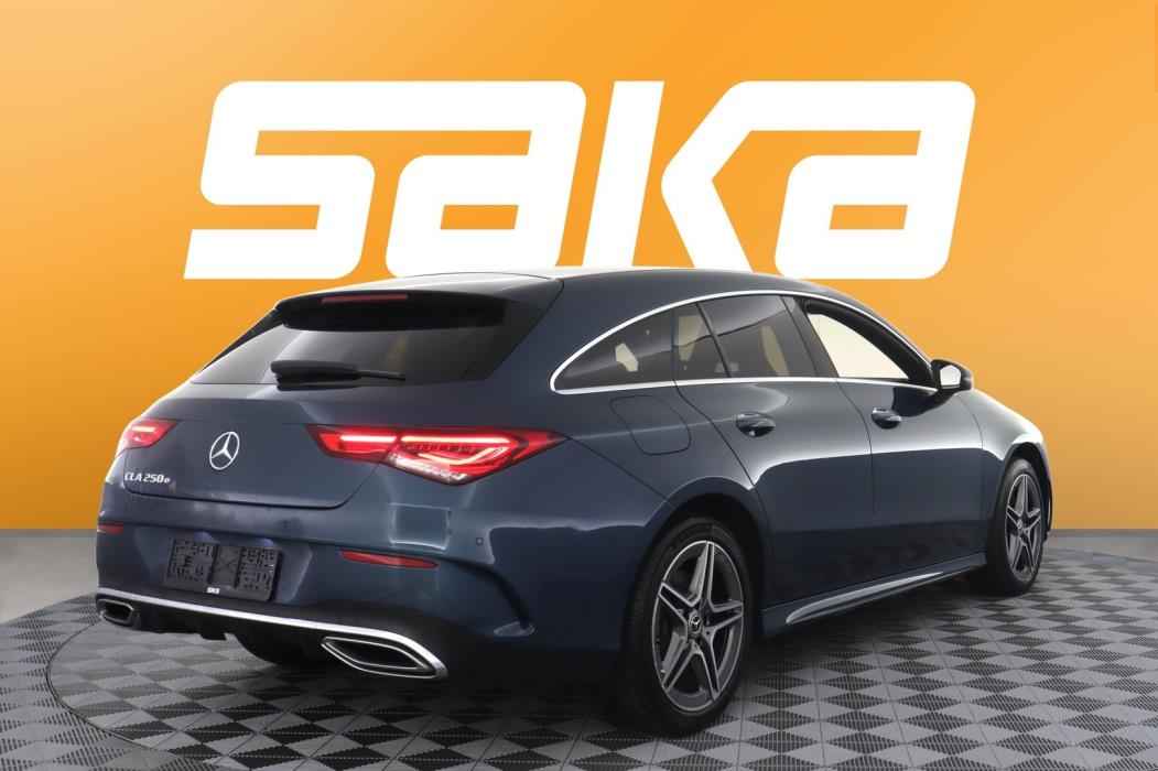 MERCEDES-BENZ CLA 2023