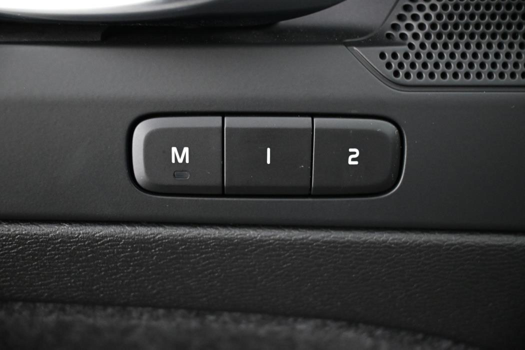 VOLVO C40 2023
