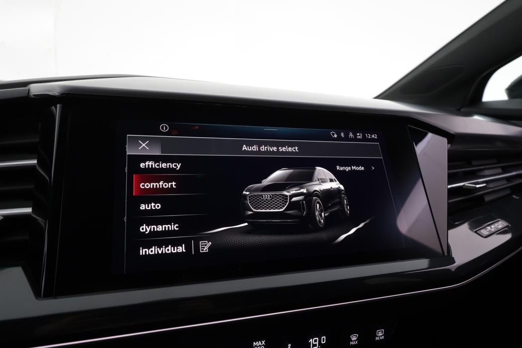 AUDI Q4 e-tron 2023