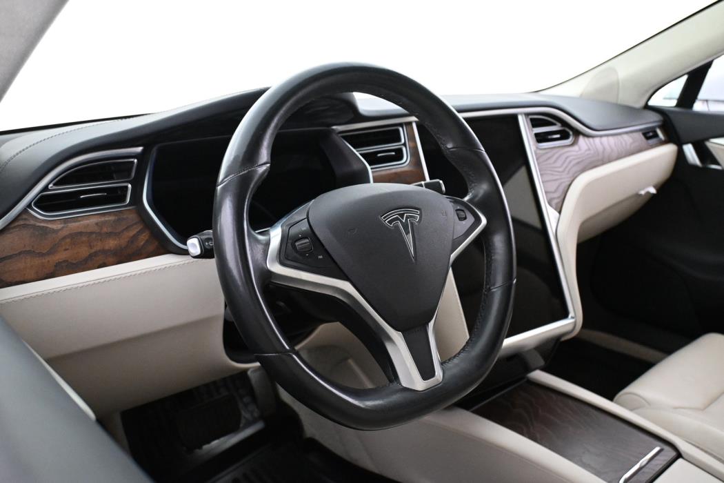 TESLA Model S 2018