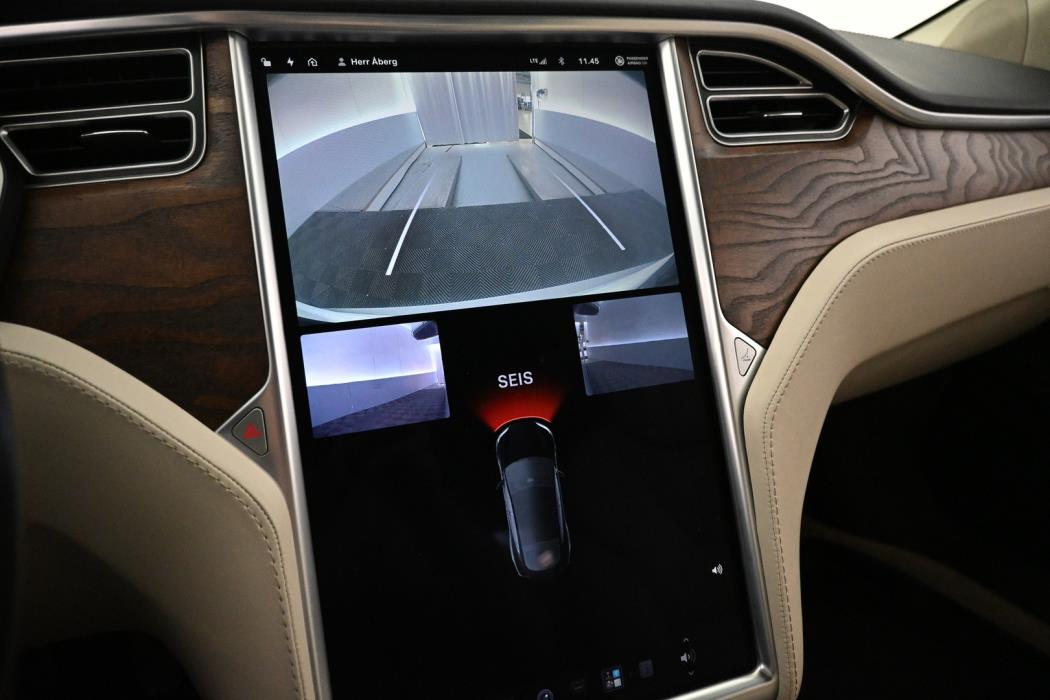 TESLA Model S 2018
