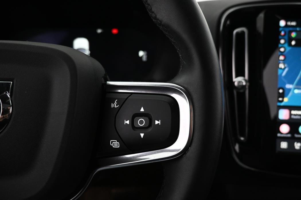 VOLVO XC40 2024