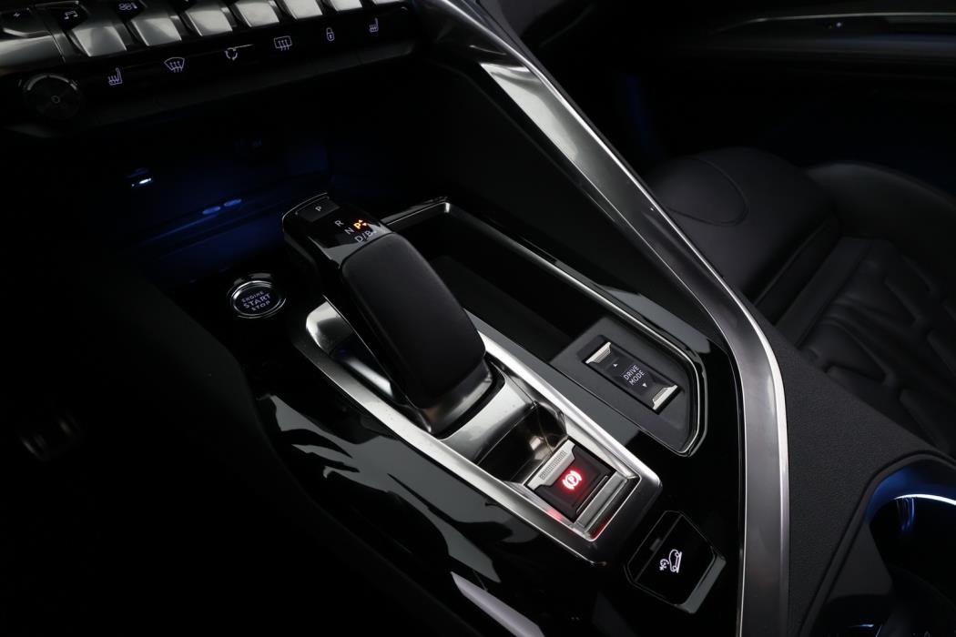 PEUGEOT 3008 2021
